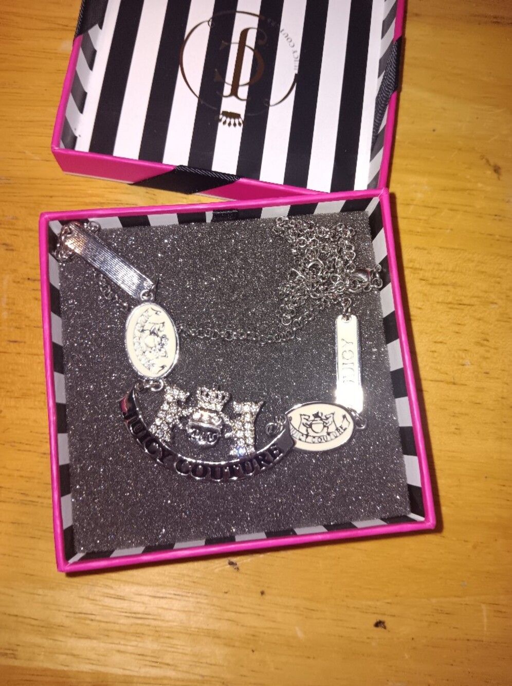 Juicy Couture Vintage Y2k Scottie Crown Necklace